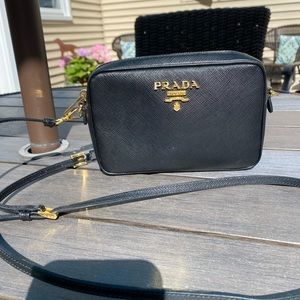 Authentic GENTLY used Prada crossbody.